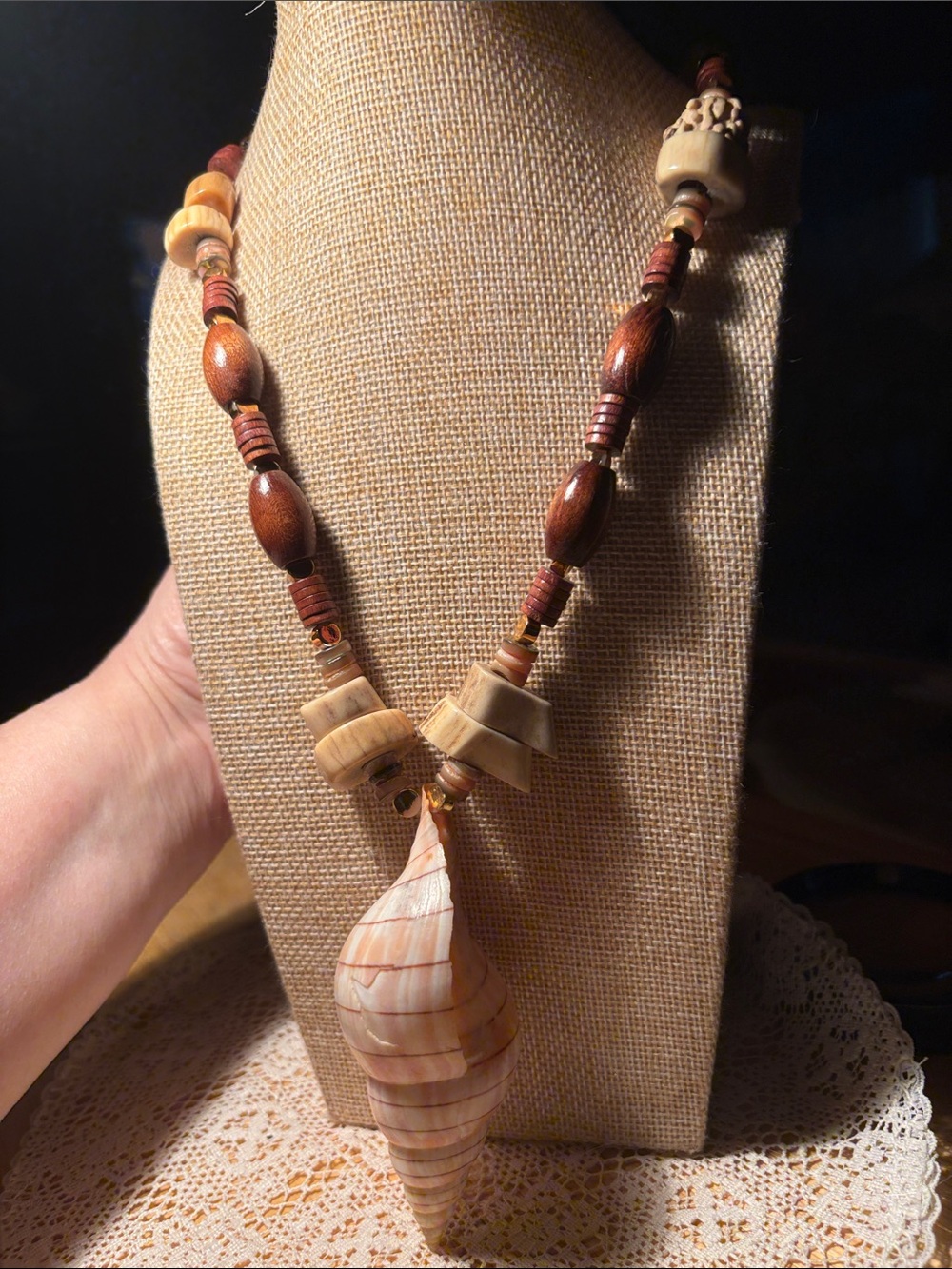 0196)Vintage boho chunky wood necklace with banded tulip shell, unique